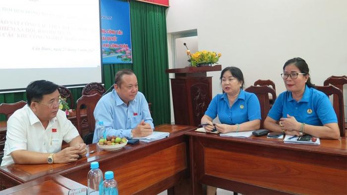 Lãnh đạo Ban Văn hóa-Xã hội HĐND tỉnh gặp gỡ, lắng nghe tâm tư nguyện vọng của Công đoàn các Khu công nghiệp và công nhân lao động về chính sách bảo hiểm