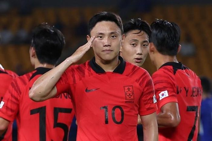 Cho Young wook, chân sút lập cú đúp ở trận ra quân, đang khoác áo CLB quân đội Gimcheon Sangmu