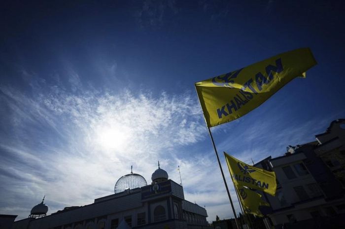 Cờ của phong trào Khalistan tại British Columbia (Canada) ngày 18/9. Ảnh: AP
