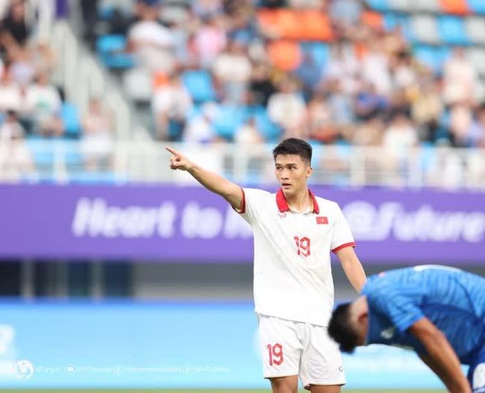 Nguyên Hoàng đang cùng Olympic Việt Nam thi đấu tại ASIAD 2023 (Ảnh: Hoàng Linh)