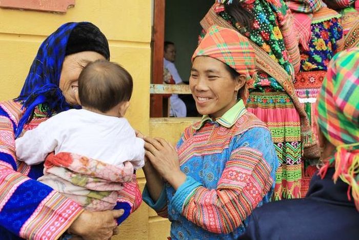 Kiến thức về làm mẹ an toàn ở một bộ phận phụ nữ vùng dân tộc thiểu số và miền núi còn hạn chế.