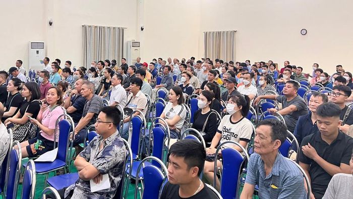 Đông đảo người dân tham gia buổi tập huấn.
