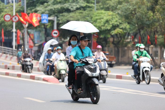 Miền Bắc tiếp tục đón nắng nóng cục bộ trong hôm nay.
