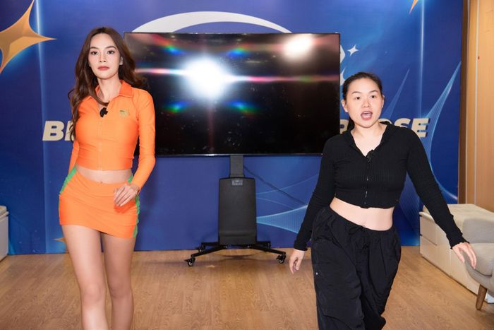 Đầu tháng 10, Hoa hậu Lê Hoàng Phương gia nhập đường đua nhan sắc quốc tế Miss Grand International 2023. Người đẹp đang trong quá trình tập luyện, trau dồi các kỹ năng chuyên môn về trình diễn, ứng xử, giao tiếp, catwalk...