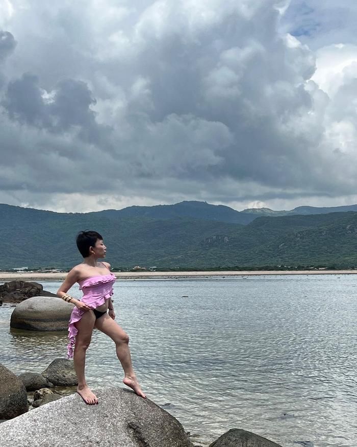 So với hình ảnh được chụp bởi chồng, cơ thể của Tóc Tiên trở nên hoàn toàn khác biệt