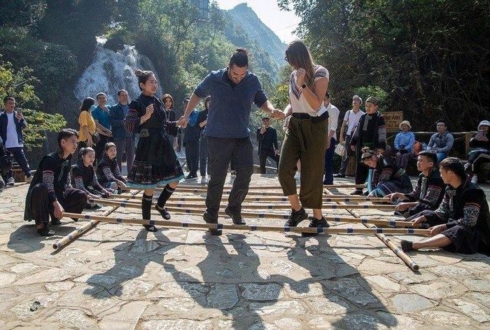  Du khách quốc tế trải nghiệm tại Sa Pa. 