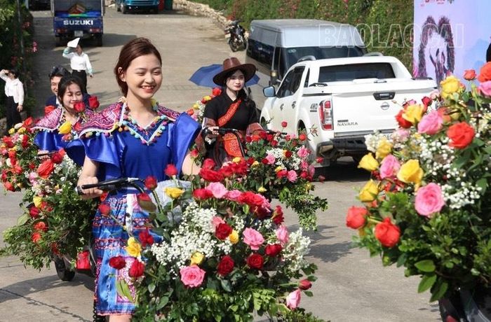  Sa Pa chào đón du khách bằng sự thân thiện. 