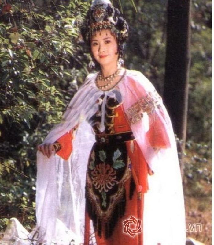 Ít ai ngờ rằng, chỉ 4 năm sau Tây Du Ký, căn bệnh ung thư vú của Vương Phụng Hà chuyển sang giai đoạn di căn, sau đó qua đời vào ngày 11/5, khi mới 38 tuổi