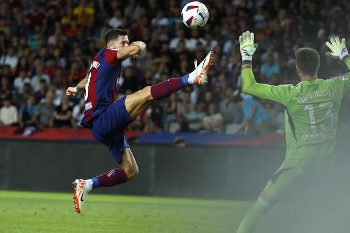 Lewandowski tiếp tục kéo dài mạch ghi bàn của mình ở mùa giải năm nay