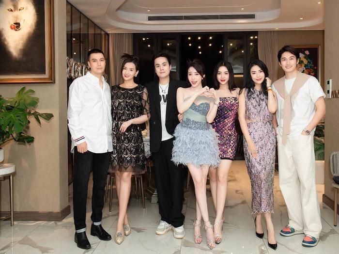 Đình Tú mới tham gia bữa tiệc sinh nhật của Quỳnh Nga, Việt Anh vào đầu tháng 9 vừa qua