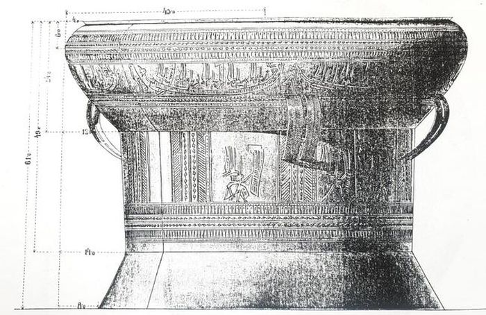 ... và bản vẽ ghi kèm kích thước trống Sông Đà do chính tay Heger tạo dựng năm 1889