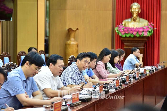  Lãnh đạo các sở, ngành dự phiên họp.