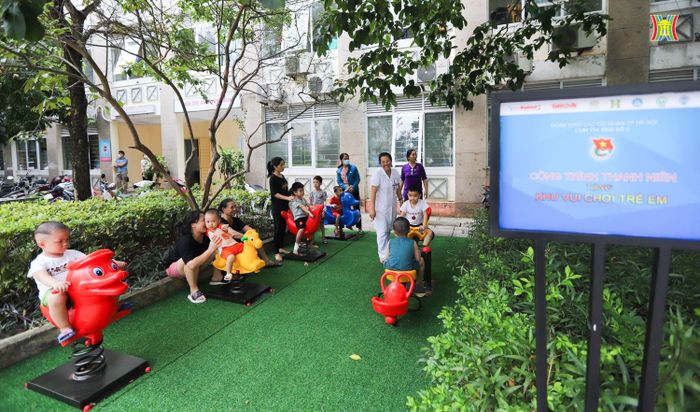 Các đoàn viên hi vọng đây là món quà tinh thần giúp các em có thêm niềm vui và nghị lực hơn trong quá trình điều trị, từ đó chiến thắng bệnh tật và sớm trở về nhà.