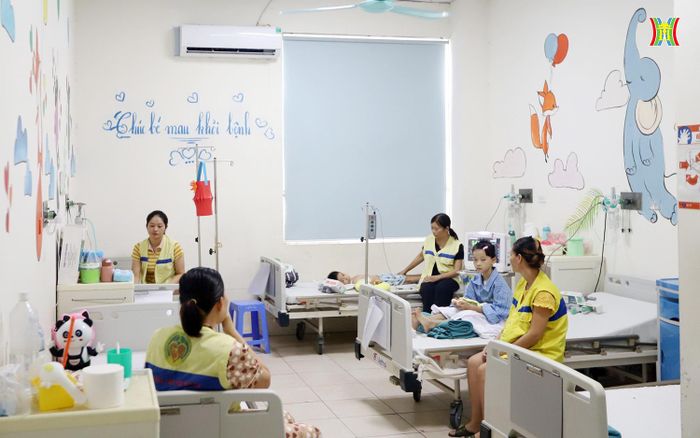 Với các bệnh nhi phải điều trị dài ngày trong bệnh viện, được đón Tết Trung thu sớm là niềm hạnh phúc lớn lao, niềm vui khó tả.