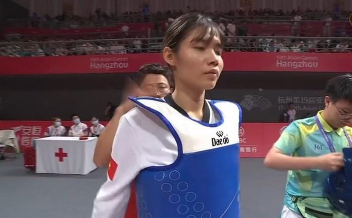 Võ sĩ Bạch Thị Khiêm giành HCĐ taekwondo.