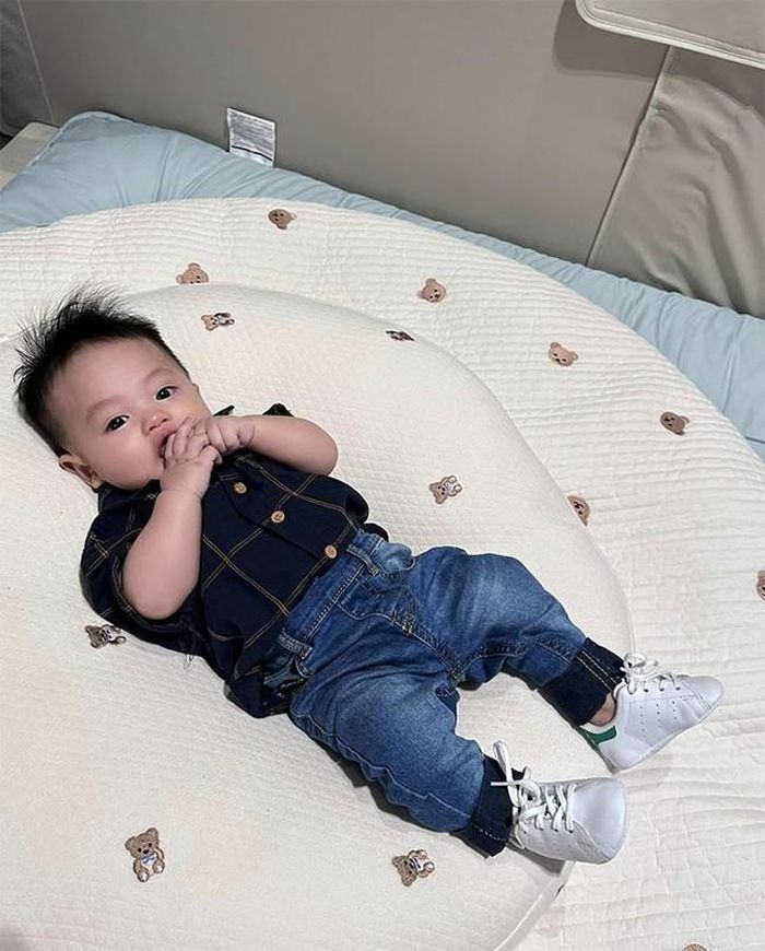 Cả hai con của Đàm Thu Trang và Cường Đô la đều có nét mặt giống hệt bố.