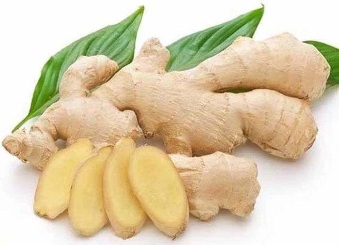 Gừng tươi kết hợp với rau tần dày lá giúp giảm ho. 