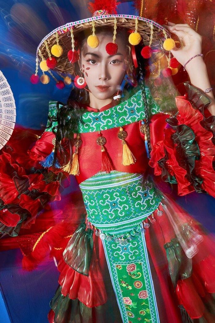 Siêu mẫu Đình Quyền nhận xét: "Khánh Vân sở hữu khuôn mặt đẹp, lạnh lùng và rất đặc biệt với đôi mắt “biết nói". Không những thế khi catwalk thần thái rất tự tin, cuốn hút".