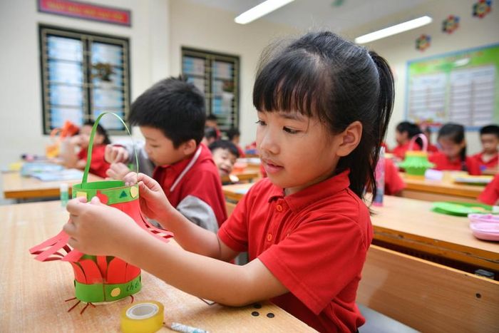 Những chiếc đèn lồng Trung thu được tự tay các bạn nhỏ làm và trang trí.