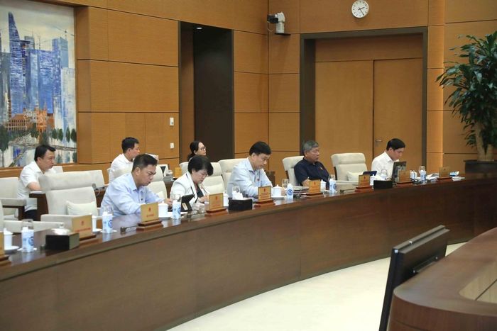 Các đại biểu dự phiên họp. Ảnh: Hồ Long