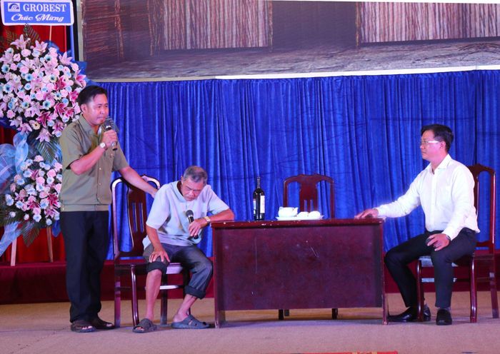 Hội thi có 3 phần thi gồm: Thi kiến thức cá nhân, thi màn chào hỏi giới thiệu đội tuyển và thi kiến thức đồng đội.
