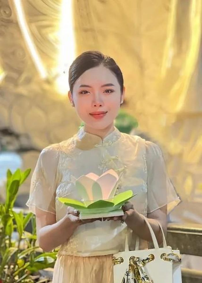 Bên cạnh đó, Quế Chi còn được rất nhiều người yêu mến khi thường xuyên tham gia các hoạt động thiện nguyện.