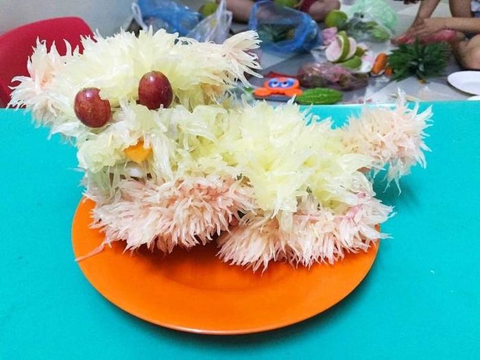 Tác phẩm chó lông xù đi lạc.