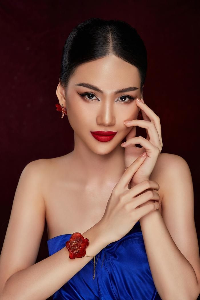 Kinh nghiệm và kĩ năng chinh chiến dày dặn chính là lợi thế giúp cô chạm tay đến ngôi vị và vương miện.
