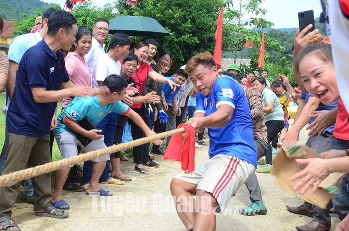 Các đội tham gia thi đấu môn kéo co.