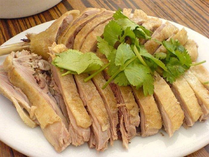 Cắt mí nên kiêng thịt ngan để vết rạch sớm lành.