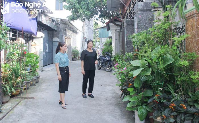 Nhờ sự trao quyền làm chủ cho người dân, nhiều tuyến phố tại phường Hòa Hiếu, thị xã Thái Hòa được Nhân dân chủ động chỉnh trang bộ mặt đô thị. Ảnh: MH
