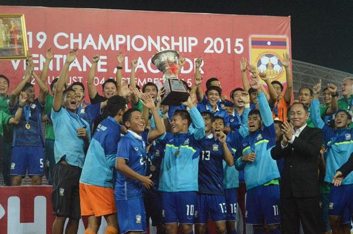 U19 Việt Nam thua 0-6 trước U19 Thái Lan ở chung kết giải U19 Đông Nam Á 2015