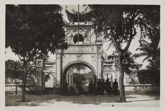 Cổng trại Bảo An Binh thời Pháp thuộc. Ảnh tư liệu
