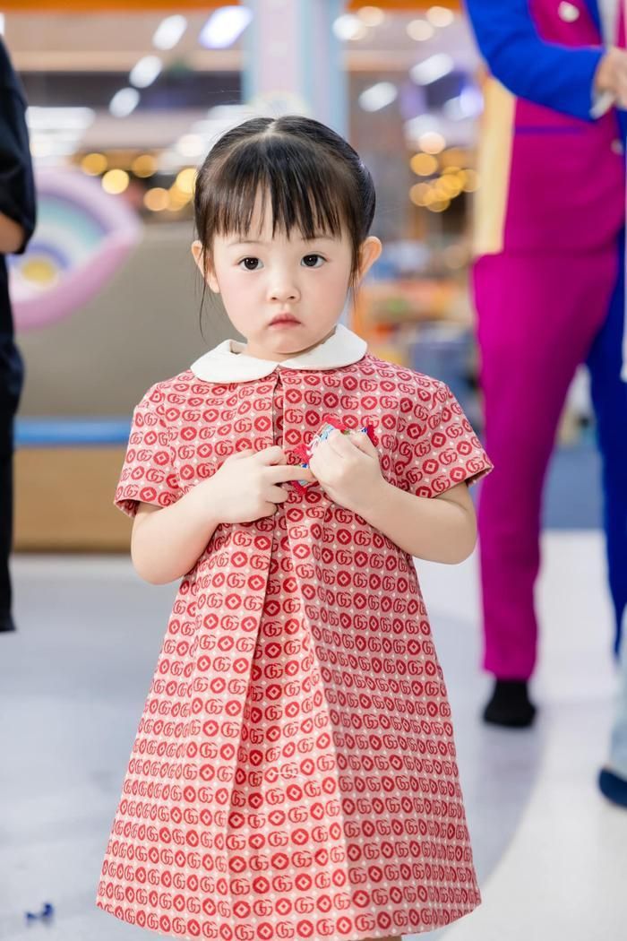 Bước sang tuổi thứ ba, Suchin được nhiều người nhận xét ngày càng lộ rõ nhiều nét đẹp từ Cường Đô La và Đàm Thu Trang
