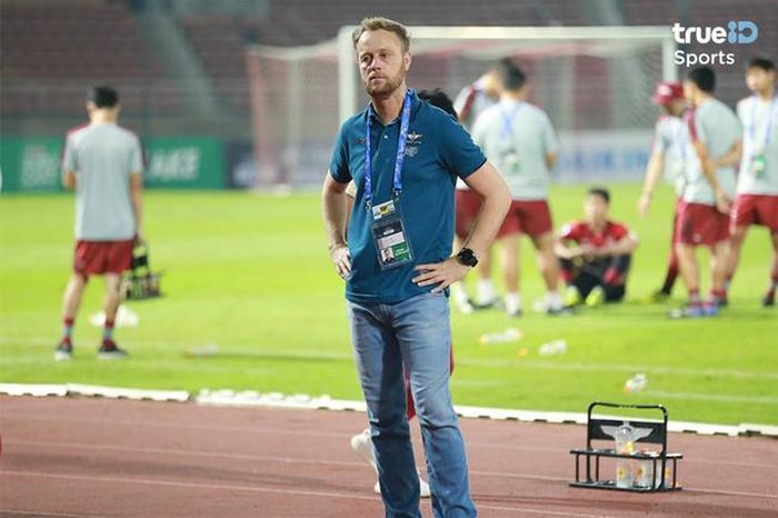 HLV Polking cho rằng trận thua trước Hà Nội FC là thất bại đau đớn