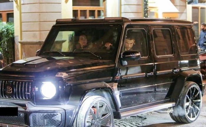 Mercedes G-Wagon Brabus (600.000 bảng).