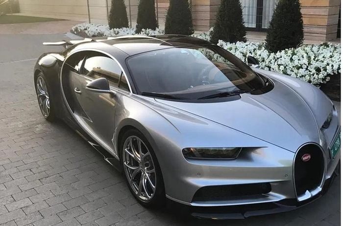 Bugatti Chiron (2,15 triệu bảng).