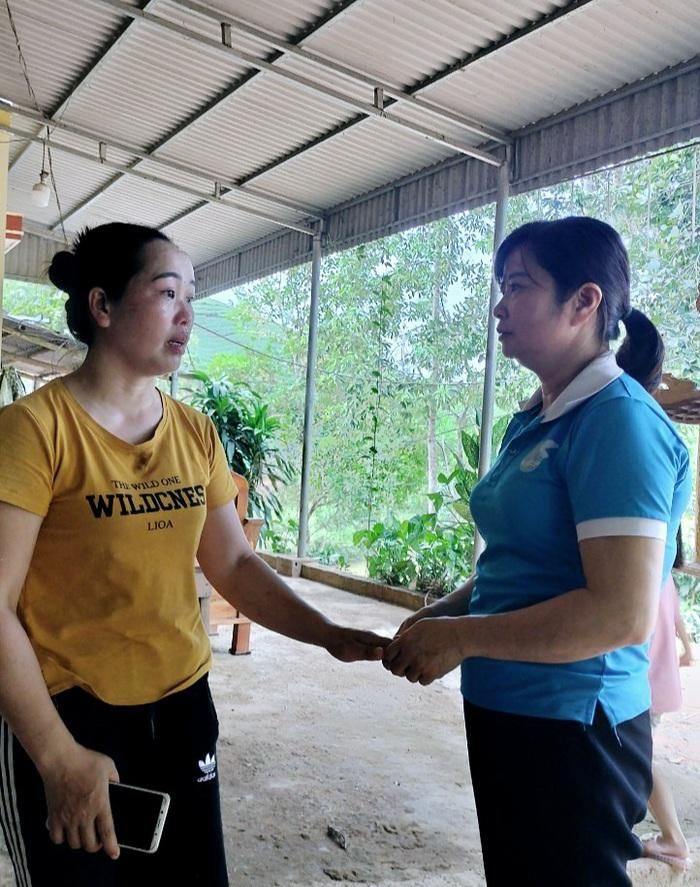 Để giúp chị em phụ nữ có kiến thức, mạnh dạn, tự tin khởi sự kinh doanh, khởi nghiệp và phát triển kinh tế, chị cùng tập thể BCH Hội phối hợp với các ngành chức năng tổ chức nhiều lớp tập huấn như hướng dẫn nuôi ong lấy mật, các lớp về chăn nuôi - thú y