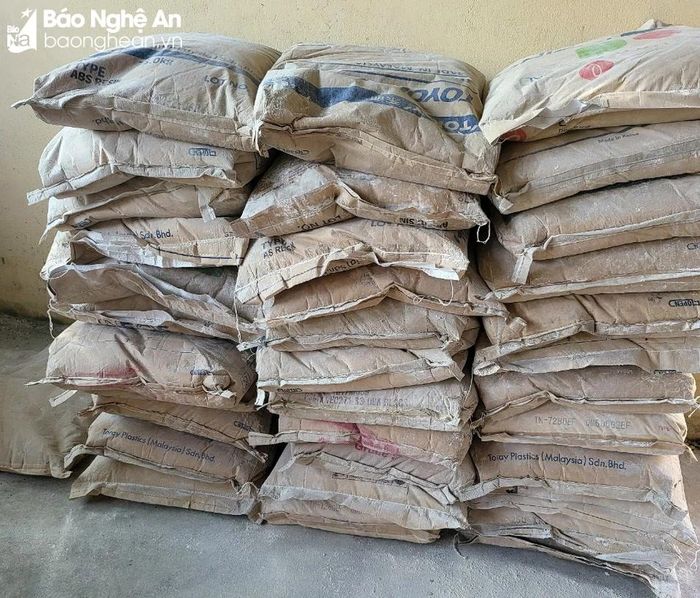 Xã Diễn Thái đã chủ động mua 1 tấn vôi bột để phục vụ công tác phòng, chống dịch tả lợn châu Phi. Ảnh: Xuân Hoàng