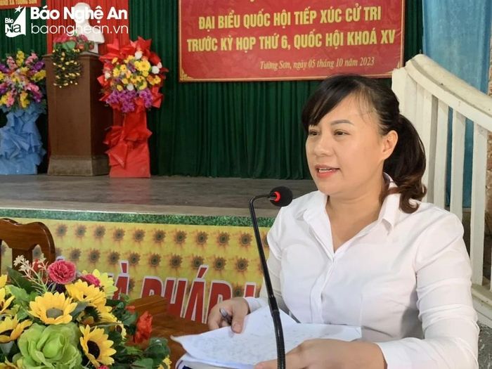  Đại diện sở, ngành giải trình kiến nghị của cử tri theo thẩm quyền. Ảnh: Thanh Mai 