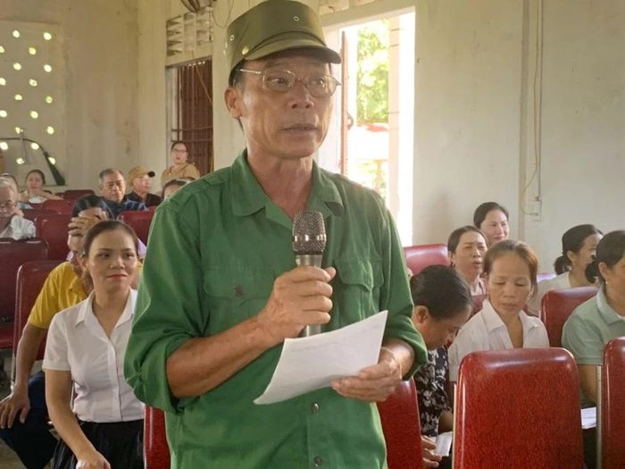  Cử tri phát biểu ý kiến tại hội nghị. Ảnh: Thanh Mai 