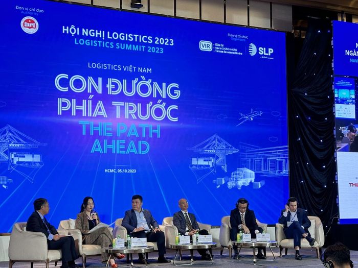 Các chuyên gia tham gia phiên thảo luận tại Hội nghị Logistics 2023. Ảnh: Hải Yên