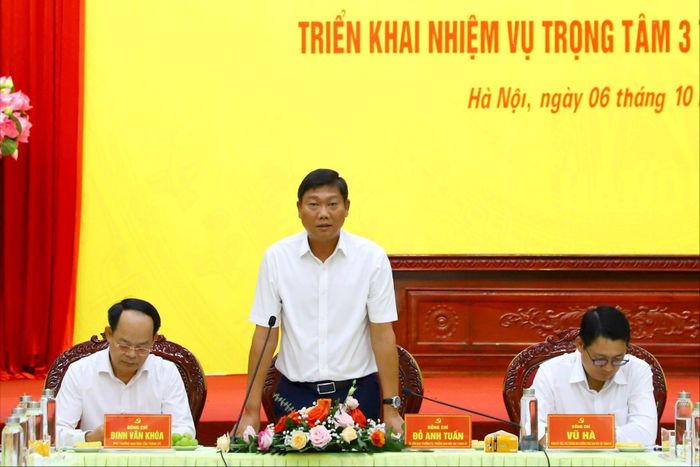 Trưởng ban Dân vận Thành ủy Đỗ Anh Tuấn phát biểu kết luận tại hội nghị.