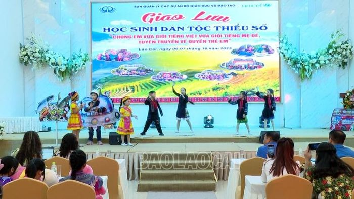  Tiết mục kể chuyện giao lưu năng khiếu tiếng Việt. 