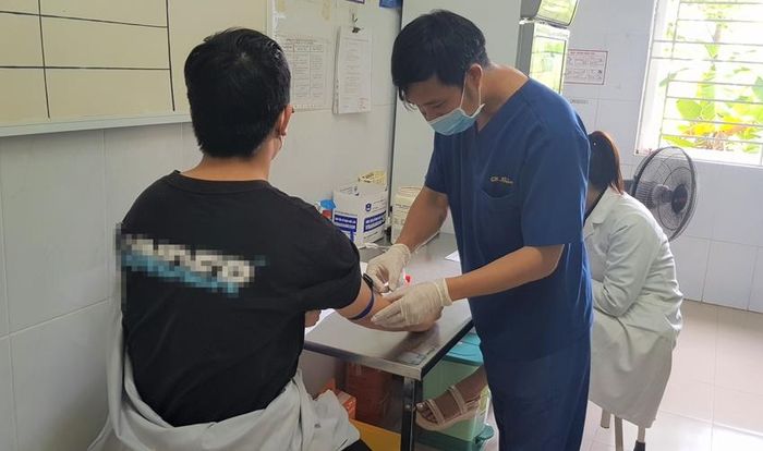 Xét nghiệm máu cho người thuộc nhóm MSM trước khi điều trị PrEP