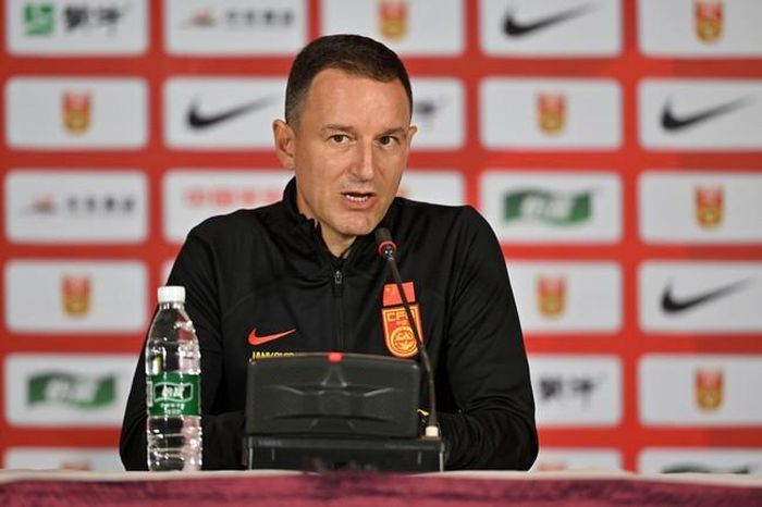 HLV Jankovic không có đội hình tốt nhất trong trận đấu giao hữu với ĐT Việt Nam (Ảnh: Xinhua)