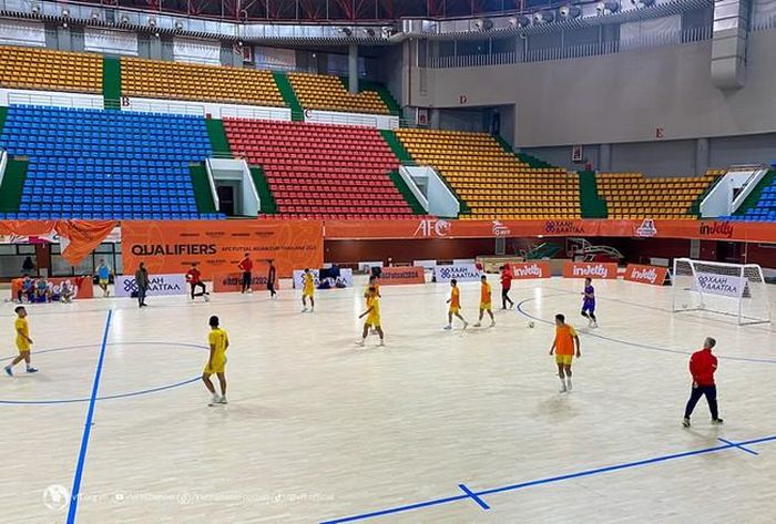 ĐT futsal Việt Nam nỗ lực làm quen sân đấu tại Mông Cổ (Ảnh: VFF)