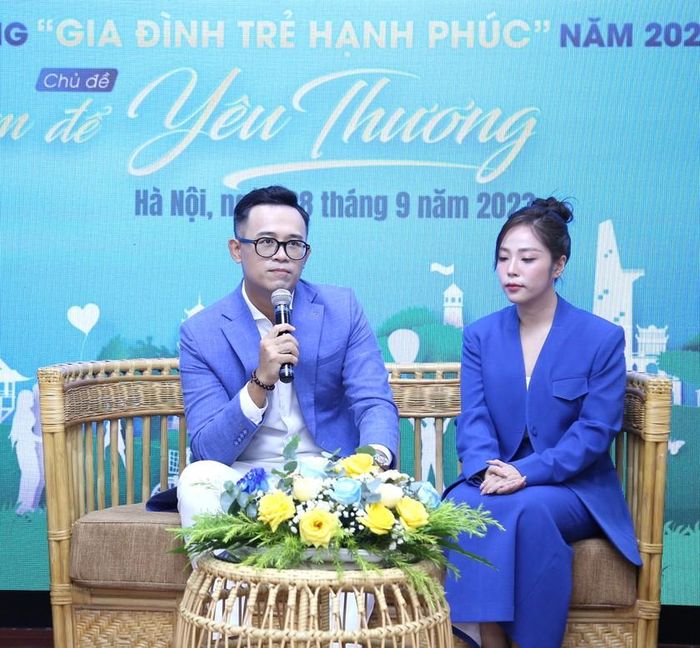 Gia đình hot Tiktoker MC Đức Bảo – Phương Thảo tham gia Diễn đàn. (Ảnh Lâm Đăng Hải)