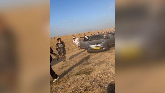 Người dân chạy trốn khỏi những tay súng tại lễ hội âm nhạc gần biên giới Gaza-Israel vào ngày 7/10/2023. (Ảnh: instagram)