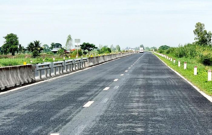 Do sửa chữa nhiều, một số mặt đường cao tốc kém chất lượng.